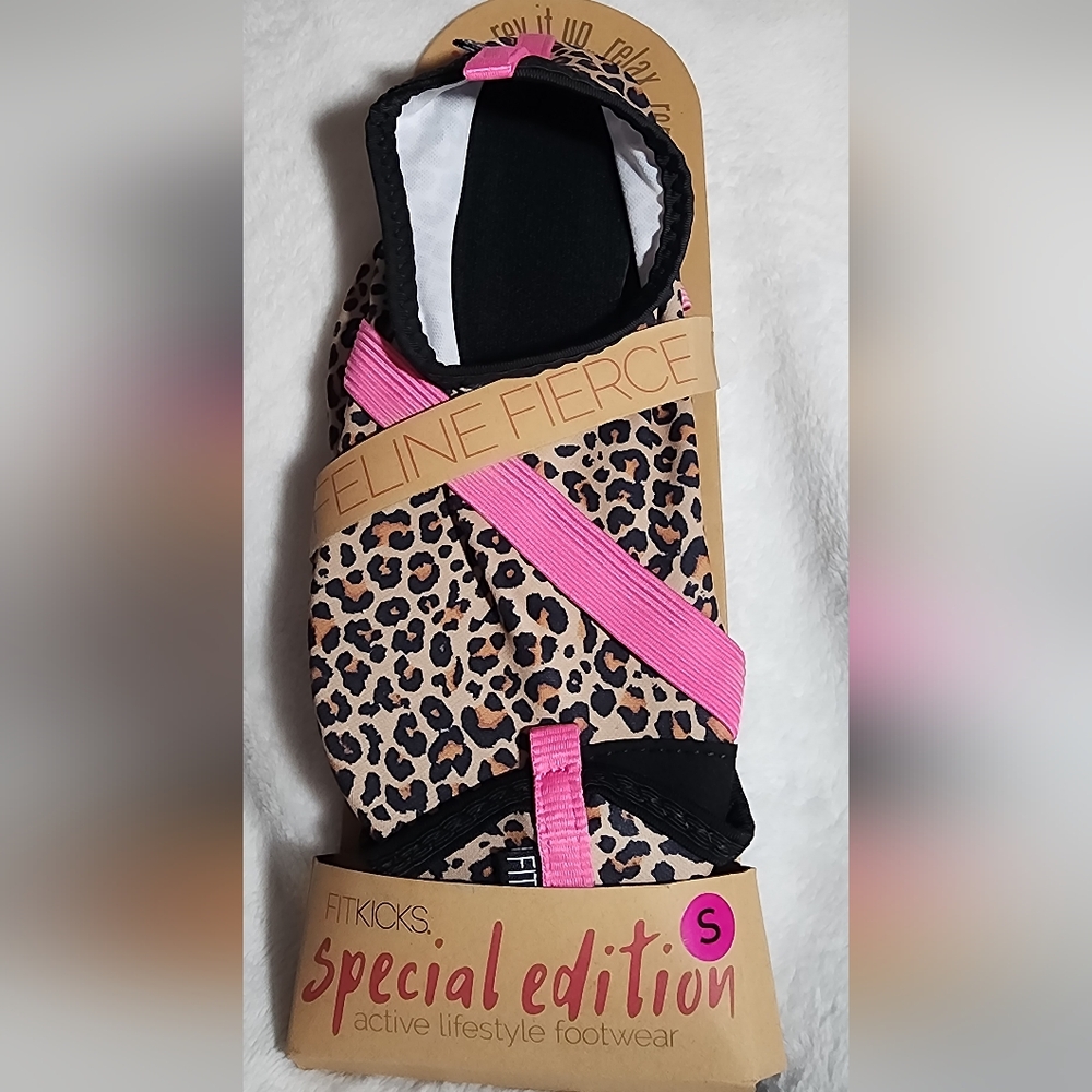 Fitkicks Slides size small 5.5-6.5